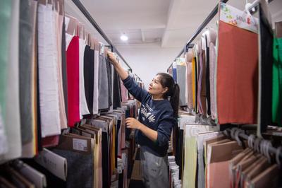 服裝業(yè)向“新”而行 從元宇宙旗艦店到工廠合伙人，解碼紡織品研發(fā)新范式